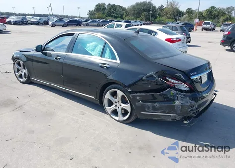 2015 Mercedes-Benz S 550 4Matic z USA, uszkodzony, nr VIN WDDUG8FB8FA119699